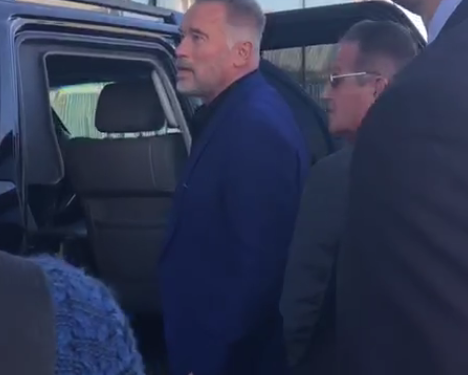 Легендарный Шварценеггер прилетел в Украину