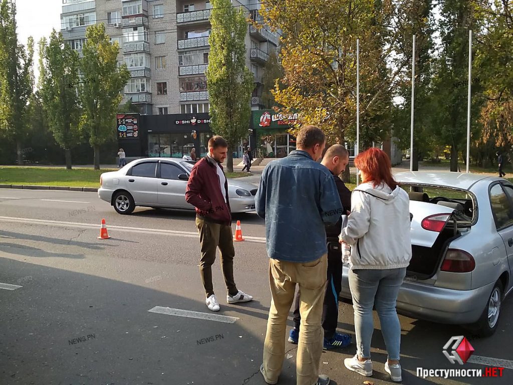 Печально известный дебошир, устроивший два года назад драку в центре Николаева, врезался в припаркованный «Daewoo» 5