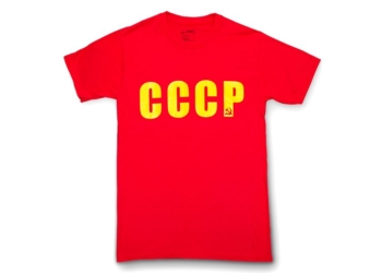 В Житомире разгорелся скандал из-за девушки в футболке с надписью «СССР»