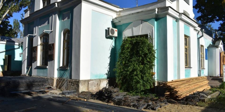 Чиновники обещают до конца года завершить работы по фундаменту николаевского шахматного клуба