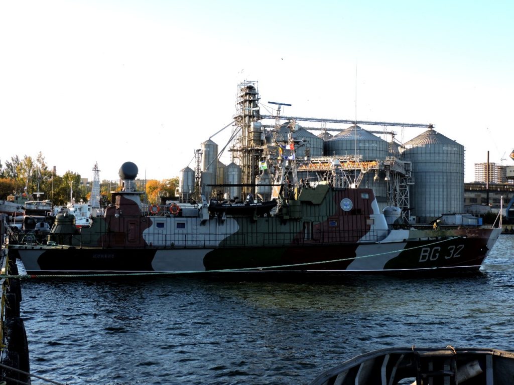 Украинский флот в Азовском море усилил самый большой корабль охраны 3