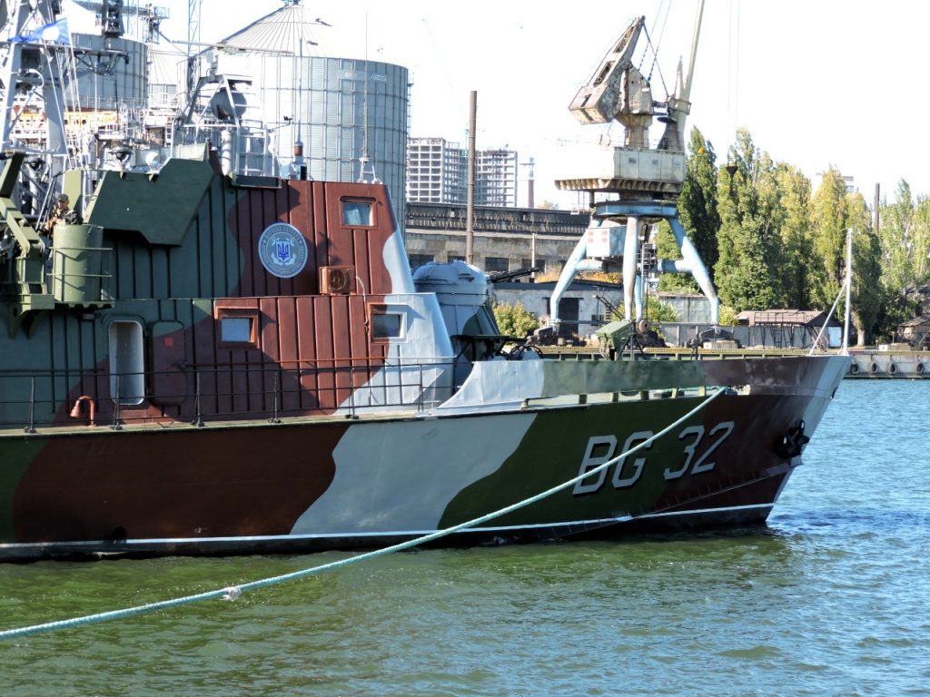 Украинский флот в Азовском море усилил самый большой корабль охраны 5