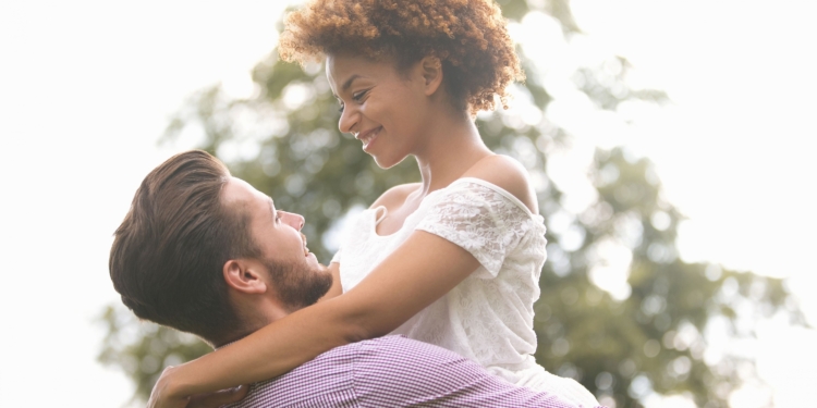 Обнимайтесь: говорят, полезно для здоровья