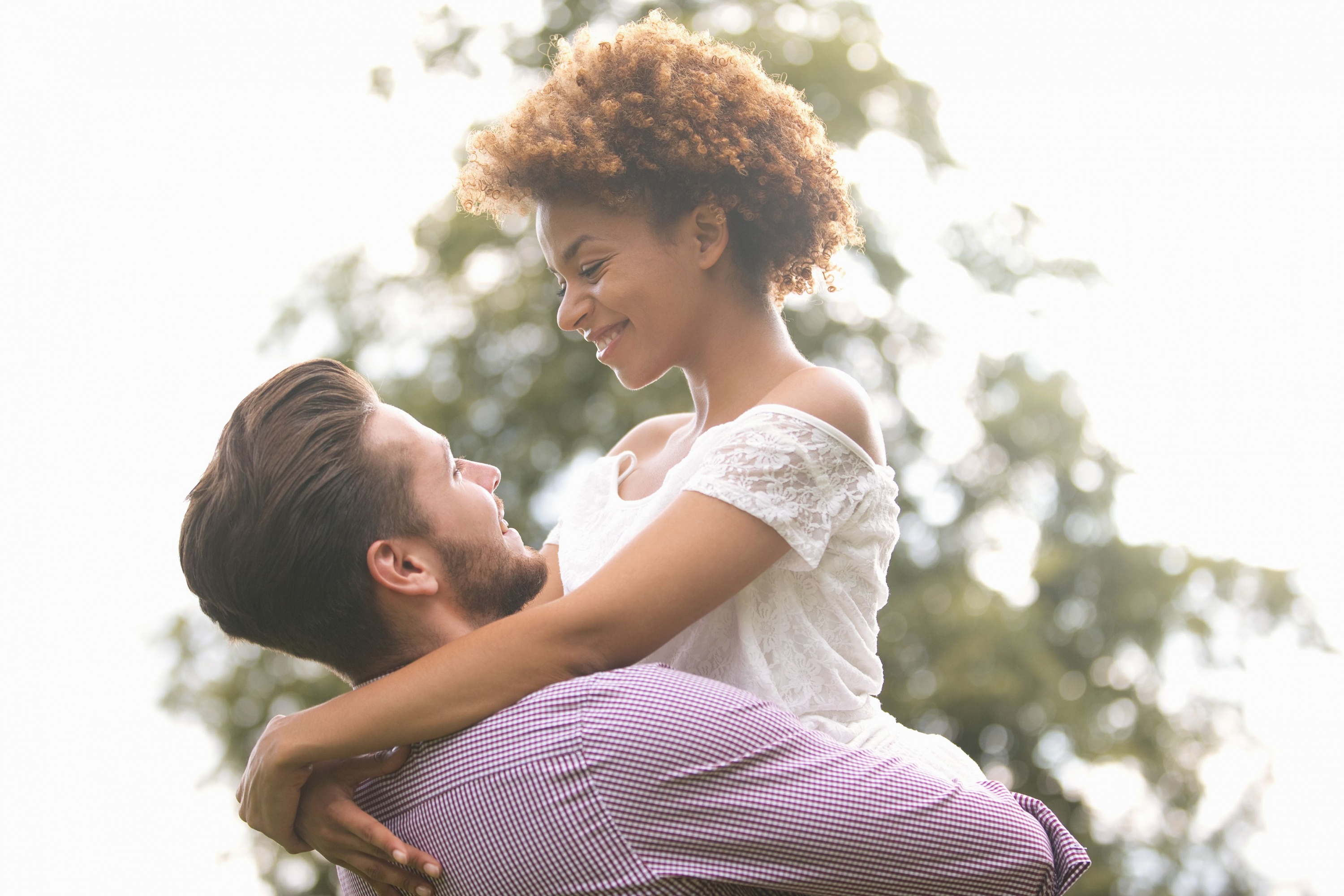 Обнимайтесь: говорят, полезно для здоровья