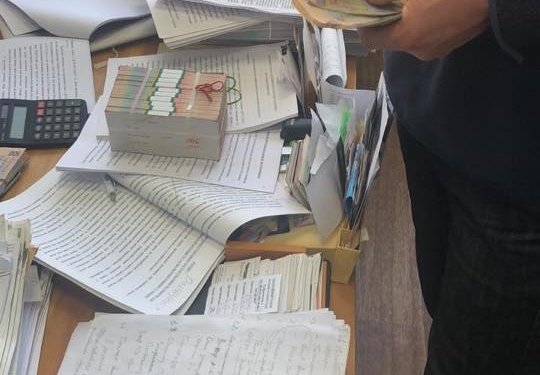 Сотрудник института “Укравтодора” попался на взятке за подтверждение качества асфальта