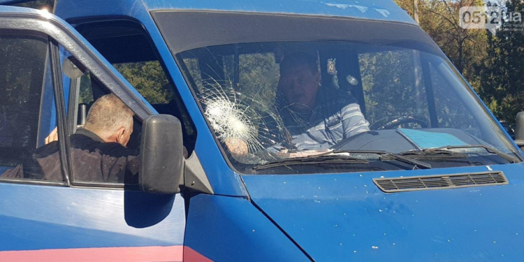 На Богоявленском проспекте маршрутка сбила мужчину, который переходил дорогу на зеленый свет