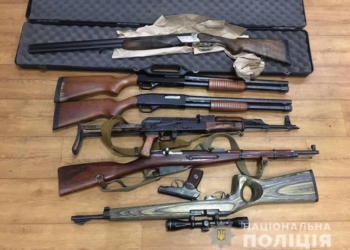 Жительница Славянска сдала в полицию мешок с оружием