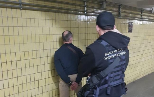 В Киеве офицеров полиции задержали на взятке 50 тыс. долларов 1
