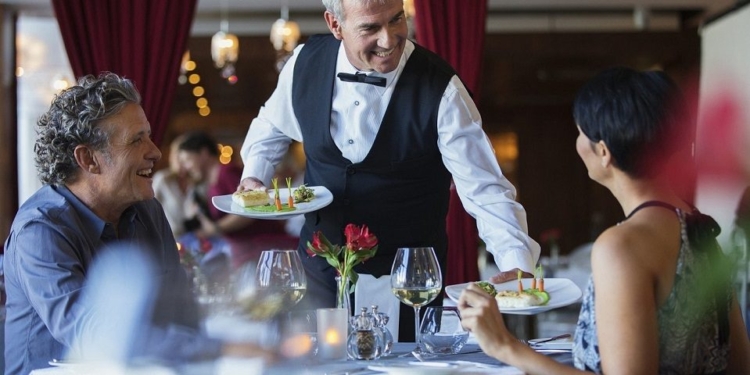 Ты мне доверяешь? Один день львовяне смогут платить в ресторанах Львова, сколько захотят