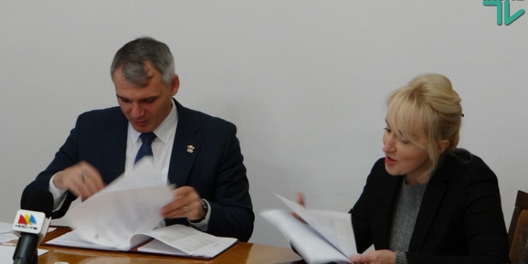 Помощь правоохранителям, баскетболистам и футболистам, а также покупка автобусов в лизинг – на что исполком Николаевского горсовета перераспределил 80 млн.грн.