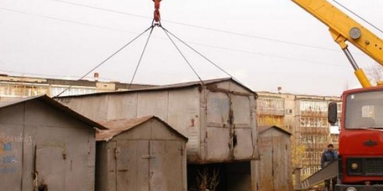 В течение двух месяцев в Николаеве должны снести один забор в «Соляных» и 13 металлических гаражей