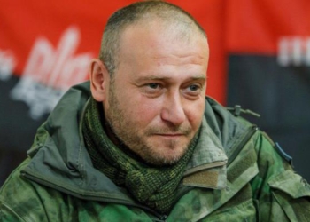 Ярош выводит свои батальоны с передовой и начинает создавать сеть отрядов сопротивления по все Украине