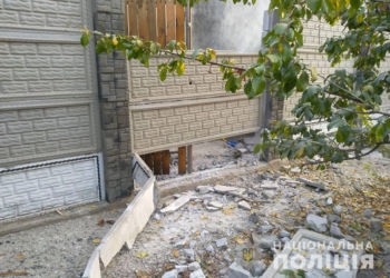 Полиция ищет злоумышленника, который этой ночью бросил гранату во двор жилого дома в Большой Коренихе
