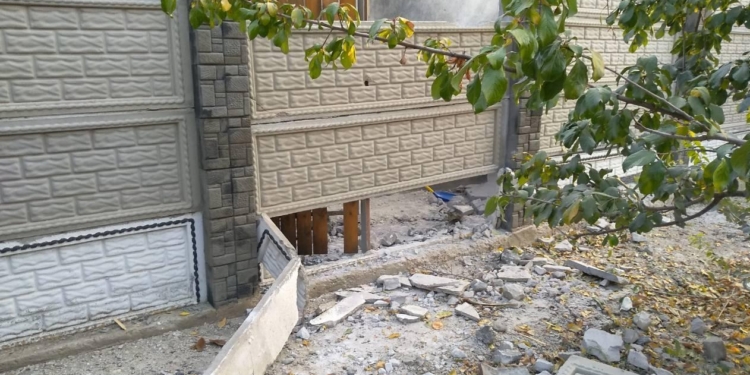 Полиция ищет злоумышленника, который этой ночью бросил гранату во двор жилого дома в Большой Коренихе