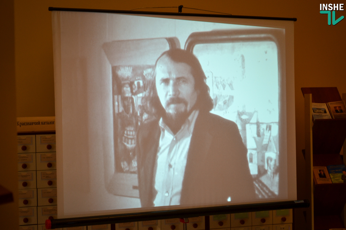 Библиотека Гмырева организовала вечер памяти народного художника Андрея Антонюка. Гостей ждали сюрпризы