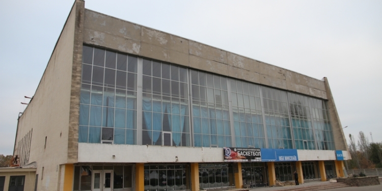 Мэр Николаева дал поручение ускорить ремонт спортшколы «Надежда»