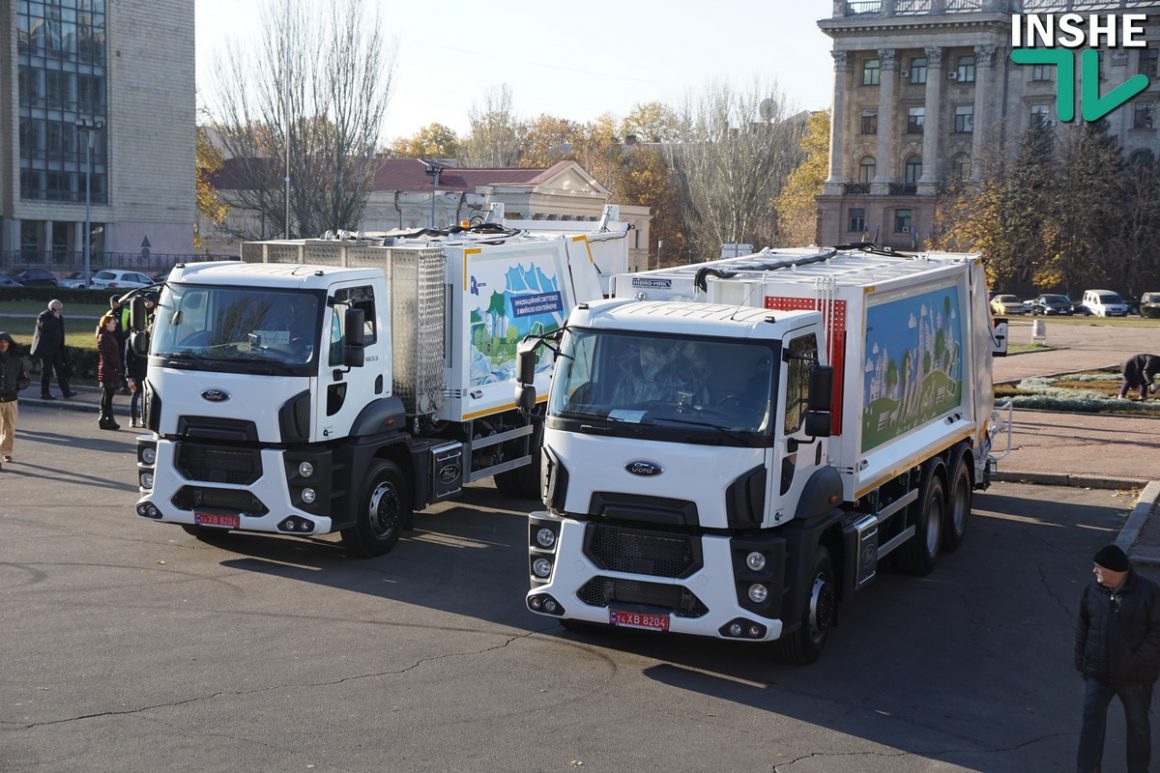 В Николаеве показали коммунальную технику и автобусы, которые хотят купить по договору лизинга 21