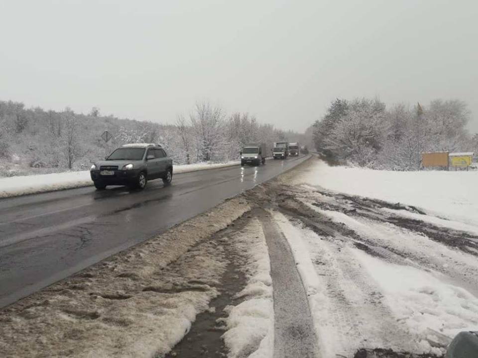 Проезд на автомобильных дорогах Николаевщины после первого снега обеспечен. Куда звонить, если вы вдруг застряли 1