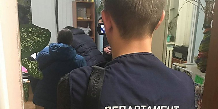 Обыски в Департаменте энергоэффективности и Департаменте ЖКХ Николаевского горсовета: «энергоэффективный» чиновник был задержан на взятке в Одессе