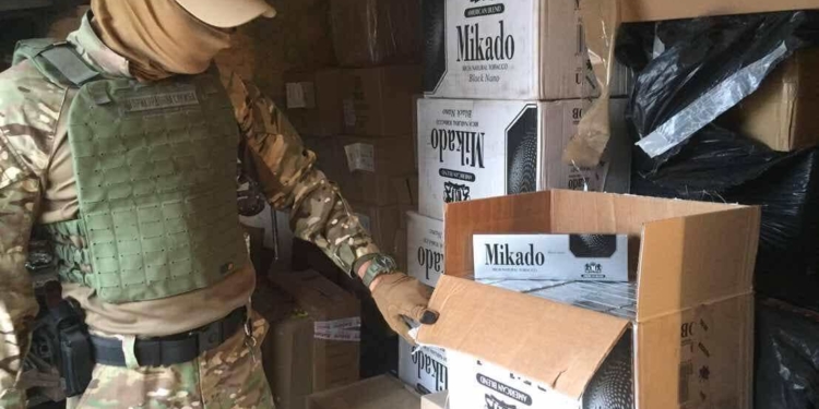 На Николаевщине пограничники с фискалами выявили 457 тысяч пачек сигарет на 12 миллионов гривен