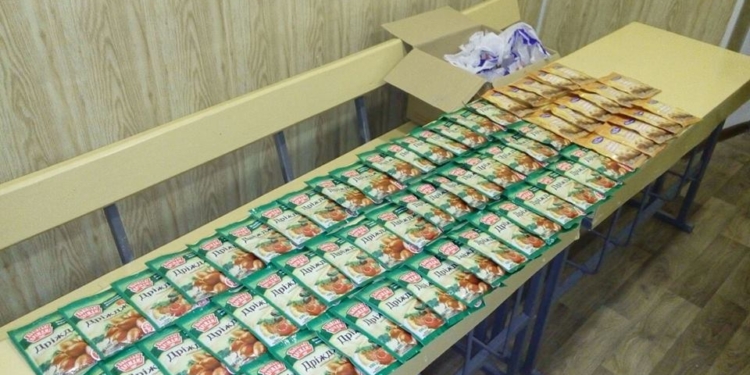 Заключенному в Николаевском СИЗО пытались передать 7 кг дрожжей. Пасочки печь, что ли?