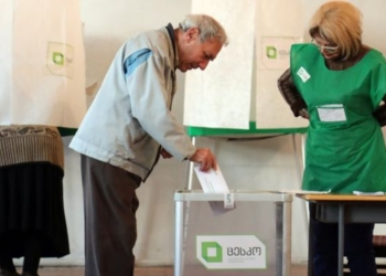 В Грузии обещают списать долги сотням тысяч граждан. Оппозиция недовольна