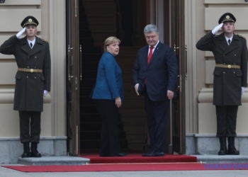 Порошенко встретился с Меркель в Мариинском дворце