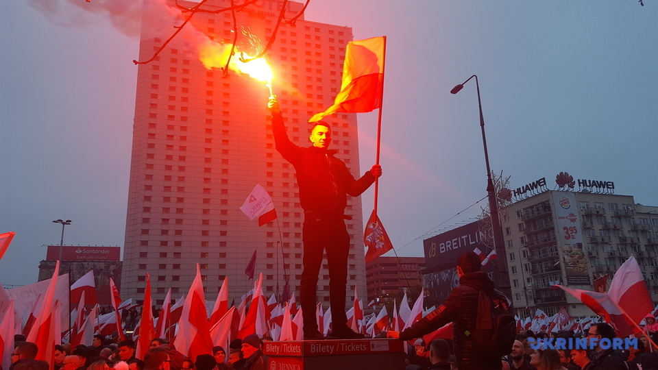 В Варшаве более 200 тысяч поляков вышли на марш “Для тебя, Польша” 5