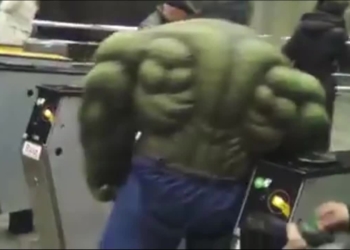 Халк прокатился в киевском метро