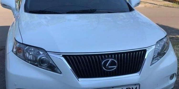 В Николаеве у главы ОО «Об’єднання «Самопоміч» угнали Lexus