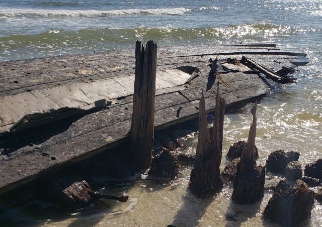 То, что было тайным: ураган «Майкл» вынес на остров Дог останки нескольких старинных кораблей 5