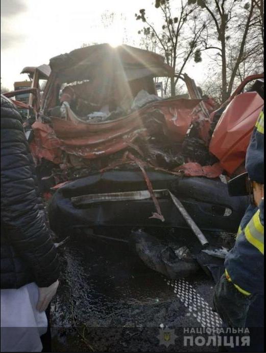 Три человека погибли в ДТП на Ровенщине - бусик столкнулся с грузовиком 5