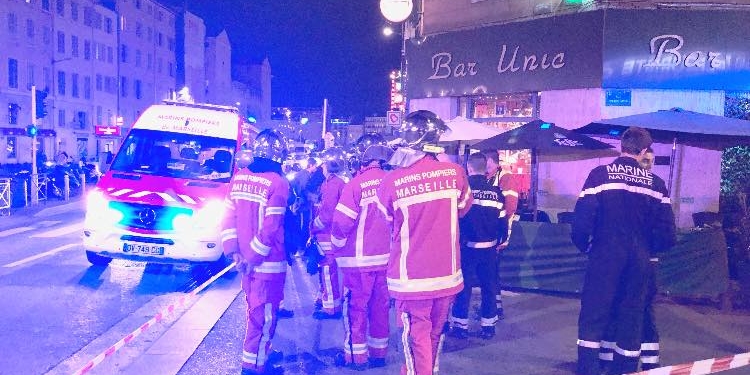 Во Франции женщина облила кислотой посетителей бара