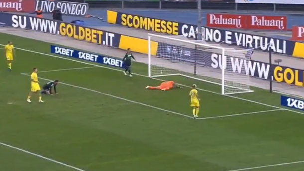 В чемпионате Италии по футболу состоялся один из нелепейших автоголов сезона
