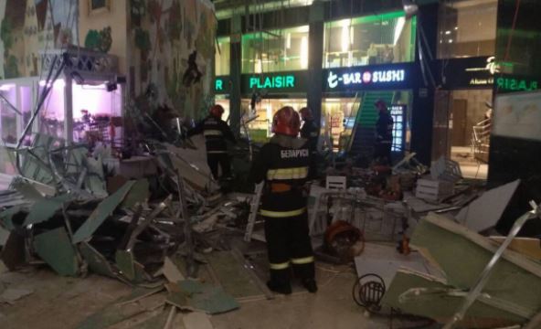 В торговом центре в Минске обвалился потолок, есть пострадавшая 3