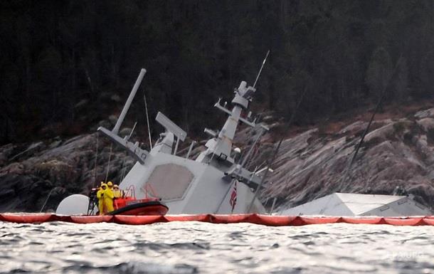 Норвежский фрегат ушел под воду после столкновения с танкером 1