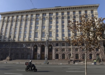 В Киеве появились скверы имени Кузьмы Скрябина и Бориса Немцова