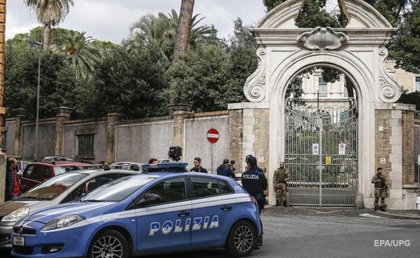 В пригороде Рима полиция захватила 8 вилл ромской  мафии, их снесут бульдозерами