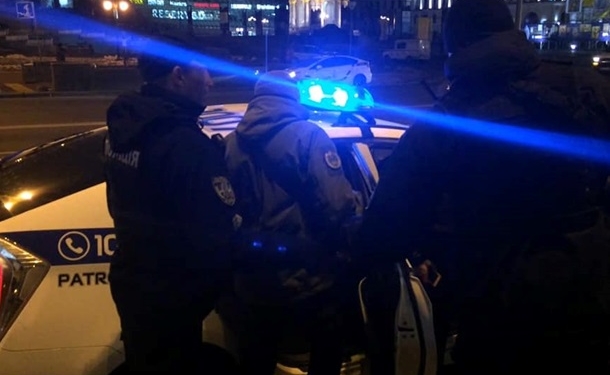 В Киеве полиция применила газ против протестующих у Дома профсоюзов