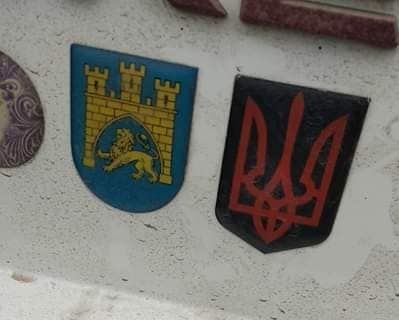 В Польше украинца задержали из-за наклейки с тризубом на авто