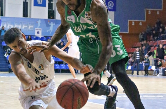 МБК «Николаев» в нервном поединке одолел лидера Суперлиги «Запорожье»