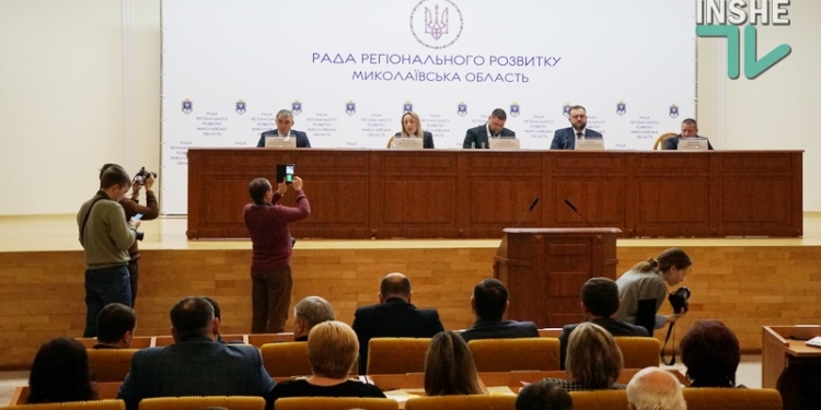 На первом заседании Совета  регионального развития в Николаеве призвали все политические силы  объединяться, потому что отвечать придется не только президенту