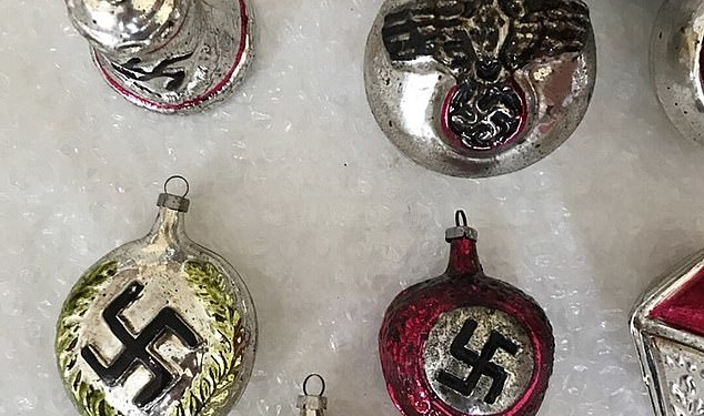 Датчанин хотел продать нацистские елочные игрушки на интернет-аукционе