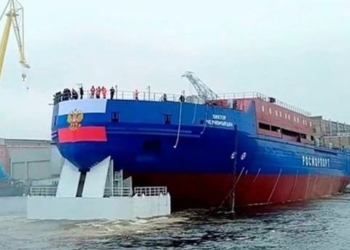 В Петербурге загорелся ледокол “Виктор Черномырдин”