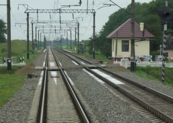 В Корабельном районе локомотив сбил женщину на переезде
