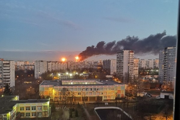 В Москве горит нефтеперерабатывающий завод 1