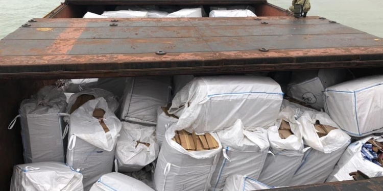 О, как интересно! Баржу с контрабандными сигаретами, которую вчера в Черном море потерял буксир «Параллель», зафрахтовало ООО «Нота Шиппинг» из Николаева