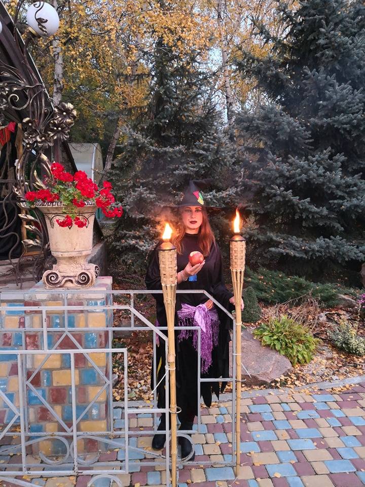 Ведьмы-экскурсоводы, страшные животные и веселый шабаш – как в Николаевском зоопарке отметили Хэллоуин 5