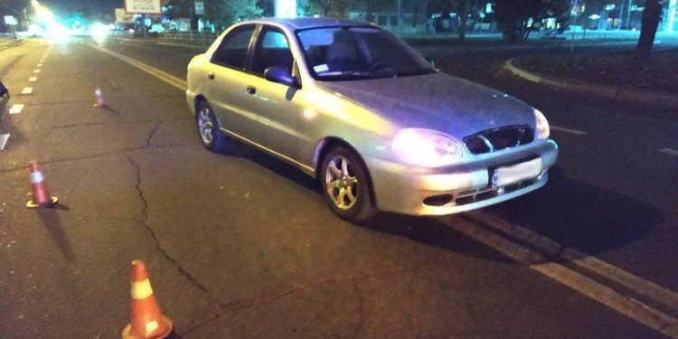 На Космонавтов «Ланос» сбил пенсионерку, которая перебегала улицу с 7-летней внучкой