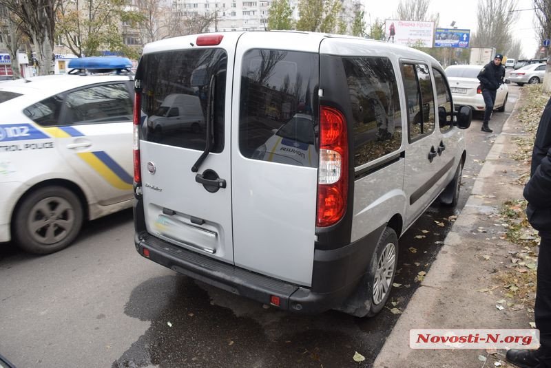 Fiat сбил девушку на пешеходном переходе в центре Николаева. Пострадавшая отделалась легким испугом 9